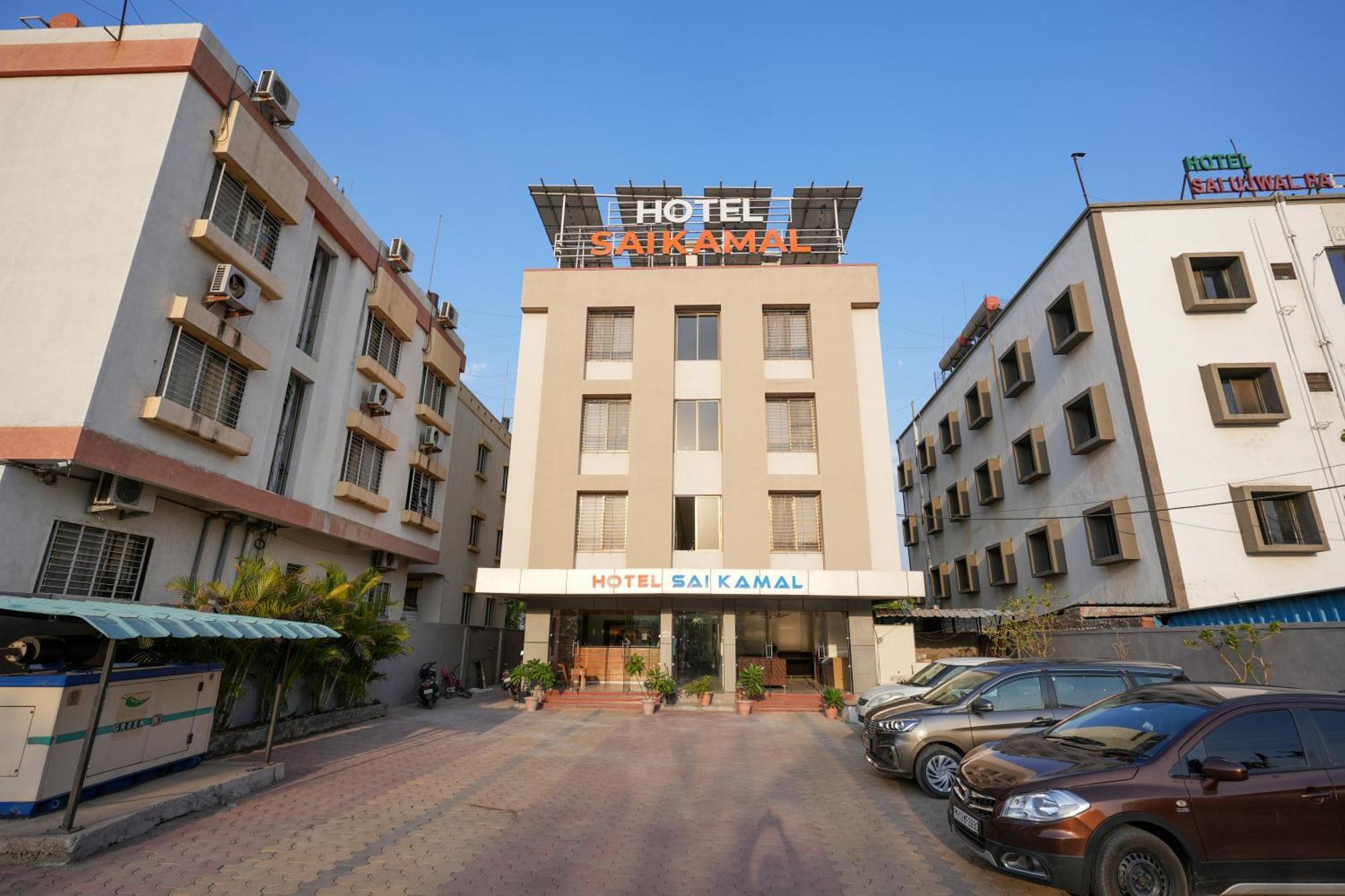 Hotel Sai Kamal Shirdi Esterno foto