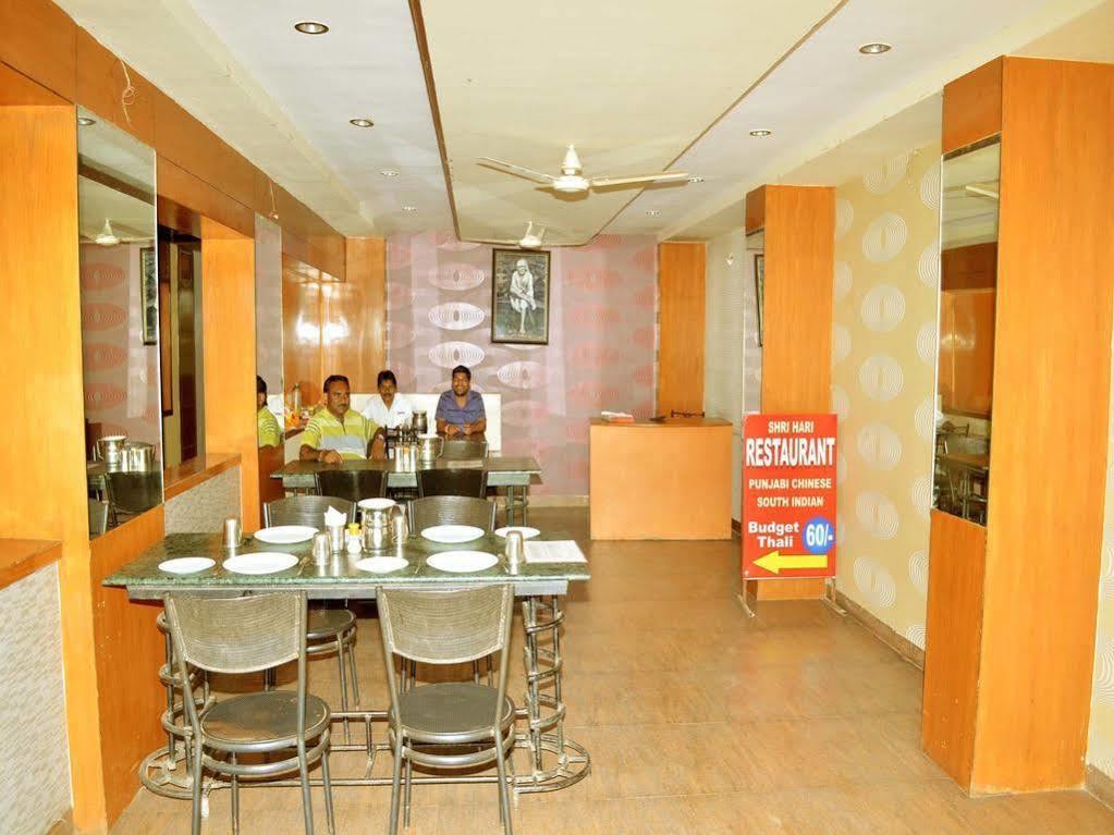 Hotel Sai Kamal Shirdi Esterno foto